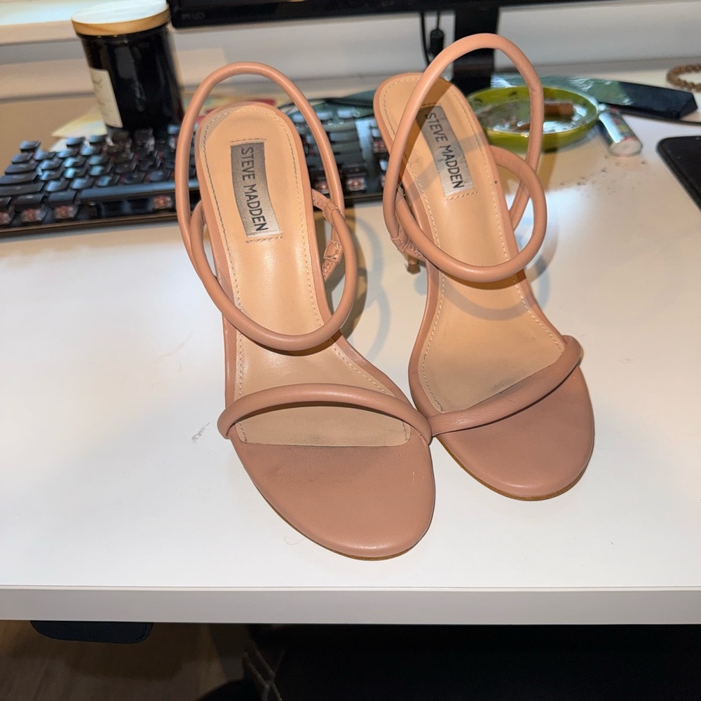 Steve Madden heel